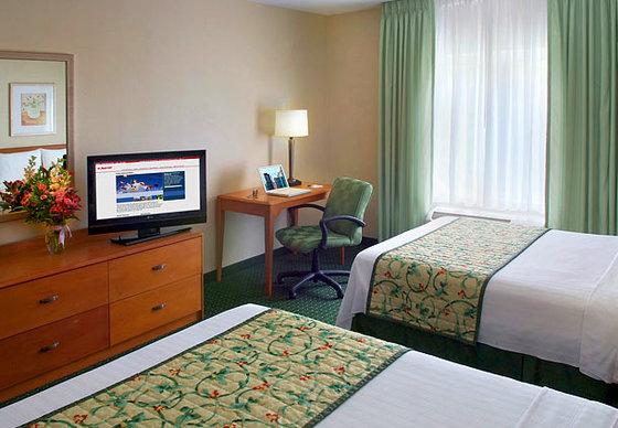 Hotel Fairfield By Marriott Medford Long Island Zewnętrze zdjęcie